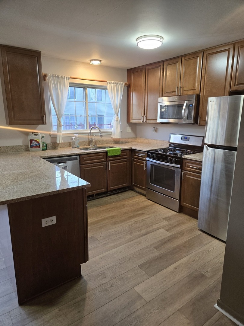 647 W Georgian Court 647