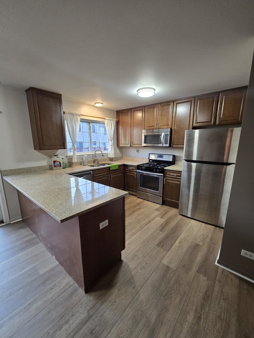 647 W Georgian Court 647