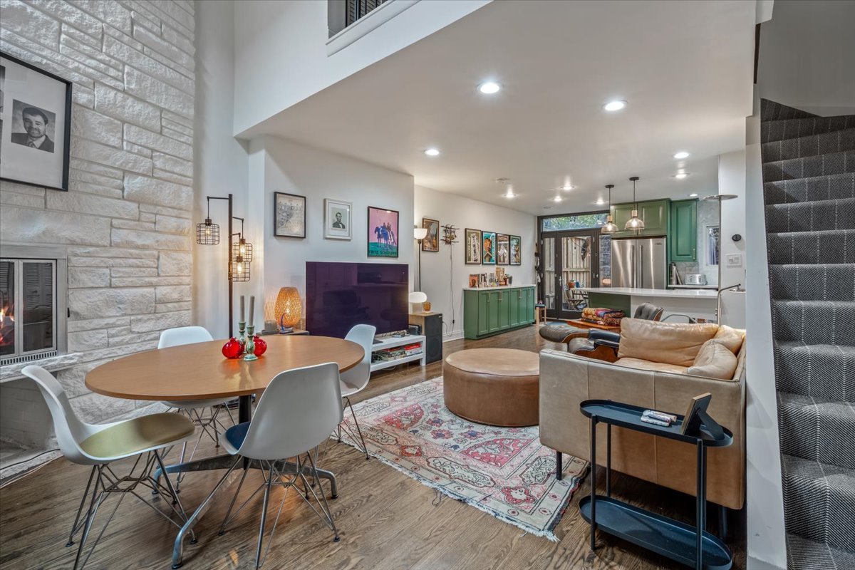 2707 N Racine Avenue A