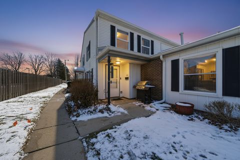 Photo of Elk Grove Village, IL 60007 (MLS # 12628816)