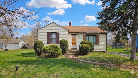 Photo of 2N071 La Londe Avenue, Lombard, IL 60148 (MLS # 12616218)
