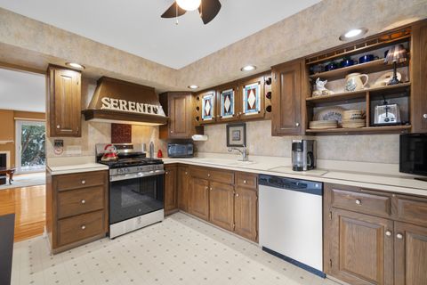 Tiny photo for 10 W Windsor Court, Sugar Grove, IL 60554 (MLS # 12616675)