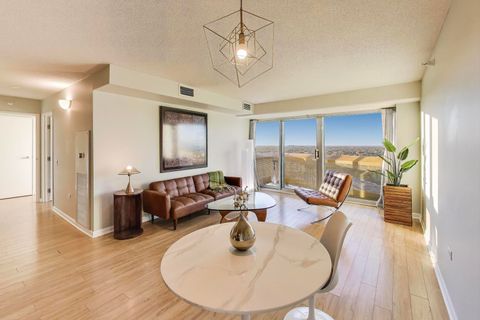 Tiny photo for 1720 Maple Avenue #2580, Evanston, IL 60201 (MLS # 12491270)