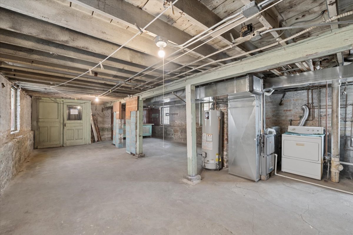 1623 W Bryn Mawr Avenue