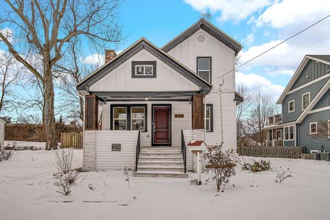 A home in Glen Ellyn