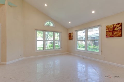 Tiny photo for 287 Willow Parkway, Buffalo Grove, IL 60089 (MLS # 12712802)