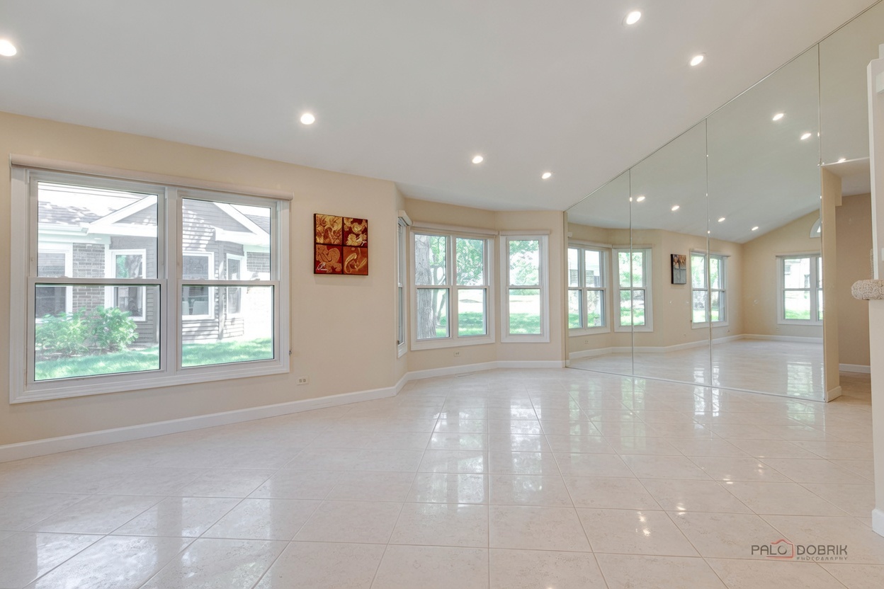 287 Willow Parkway