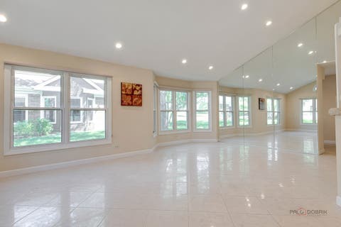 Tiny photo for 287 Willow Parkway, Buffalo Grove, IL 60089 (MLS # 12712802)