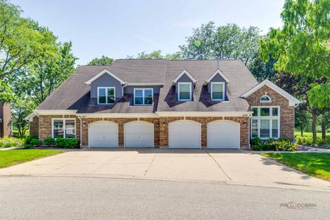 Tiny photo for 287 Willow Parkway, Buffalo Grove, IL 60089 (MLS # 12712802)
