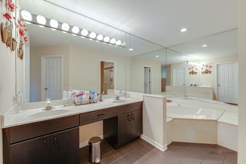 Tiny photo for 287 Willow Parkway, Buffalo Grove, IL 60089 (MLS # 12712802)