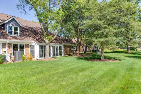 Tiny photo for 287 Willow Parkway, Buffalo Grove, IL 60089 (MLS # 12712802)