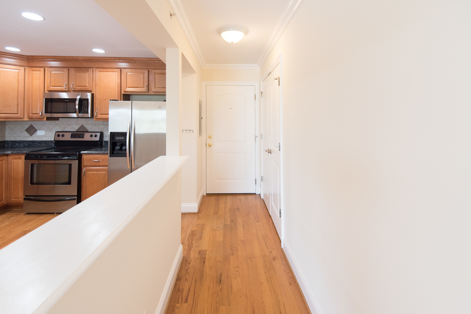 2206 S Goebbert Road 404