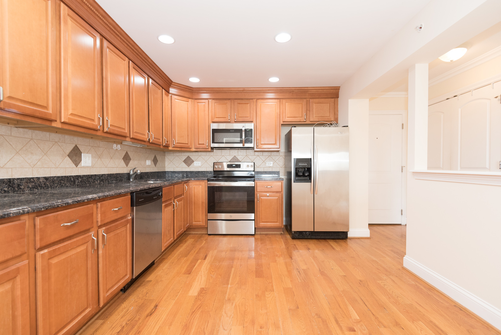 2206 S Goebbert Road 404