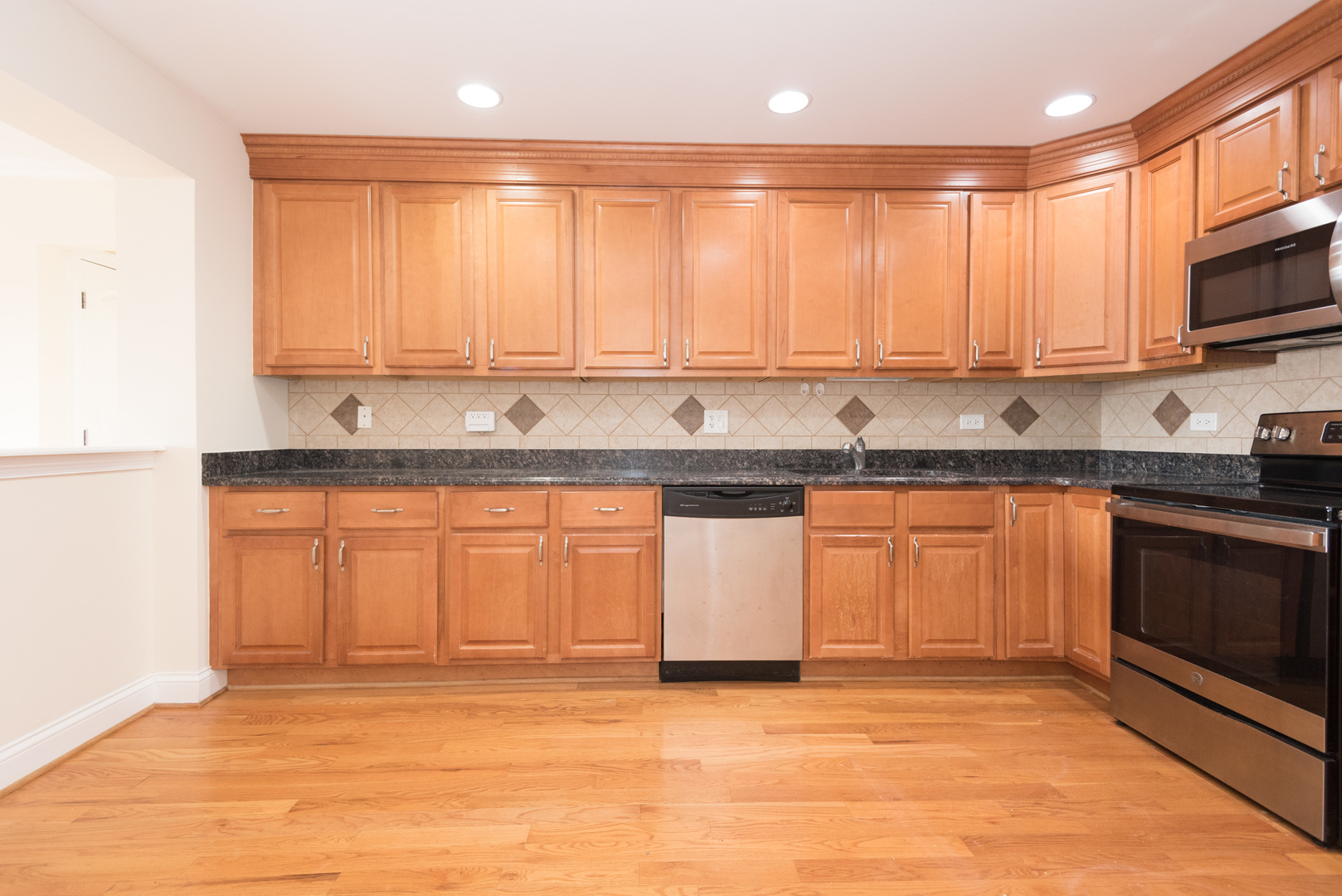 2206 S Goebbert Road 404