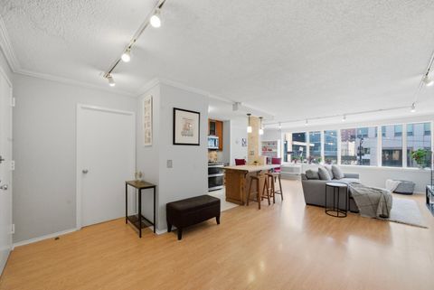 Tiny photo for 801 S Plymouth Court #203, Chicago, IL 60605 (MLS # 12618150)