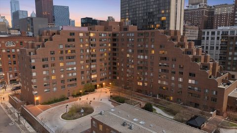 Tiny photo for 801 S Plymouth Court #203, Chicago, IL 60605 (MLS # 12618150)