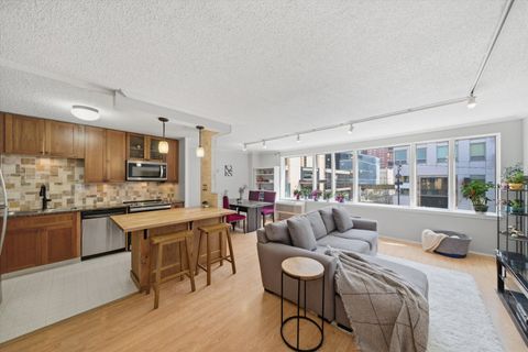 Tiny photo for 801 S Plymouth Court #203, Chicago, IL 60605 (MLS # 12618150)