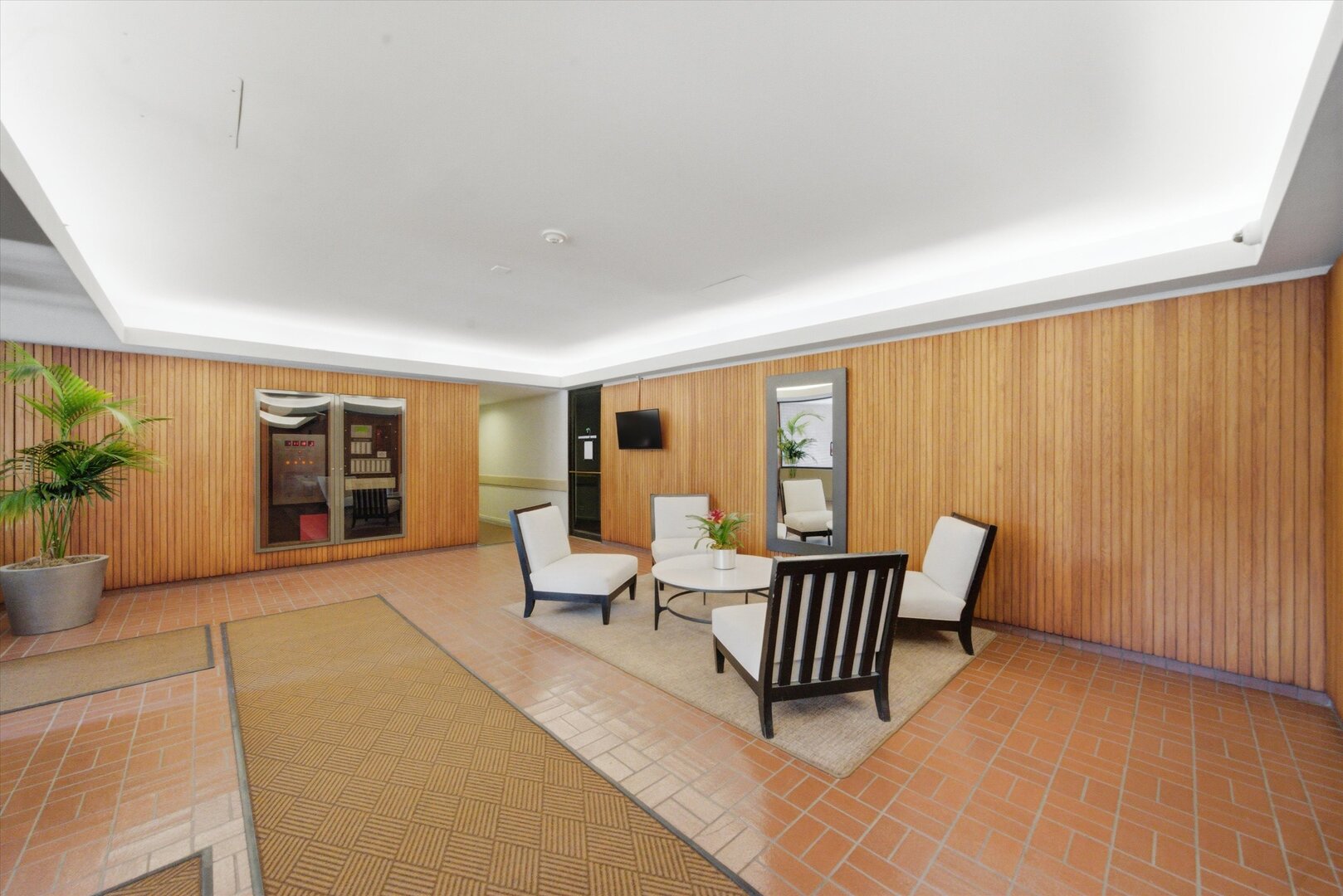 801 S Plymouth Court 203