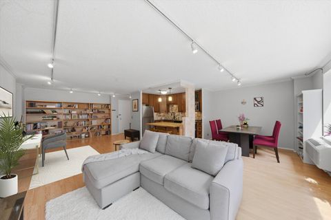Tiny photo for 801 S Plymouth Court #203, Chicago, IL 60605 (MLS # 12618150)