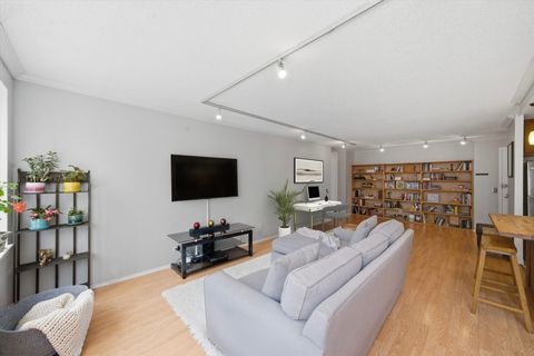 Tiny photo for 801 S Plymouth Court #203, Chicago, IL 60605 (MLS # 12618150)