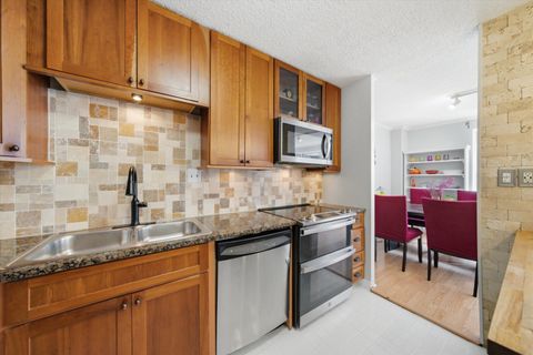 Tiny photo for 801 S Plymouth Court #203, Chicago, IL 60605 (MLS # 12618150)