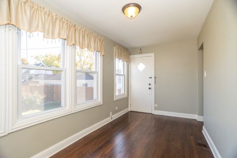 Tiny photo for 3307 N Nottingham Avenue, Chicago, IL 60634 (MLS # 12514889)