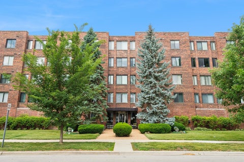 Photo of 110 S Dunton Avenue #2A, Arlington Heights, IL 60005 (MLS # 12687976)
