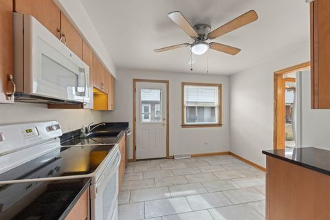 Tiny photo for 509 Barnsdale Road #C, La Grange Park, IL 60526 (MLS # 12539331)