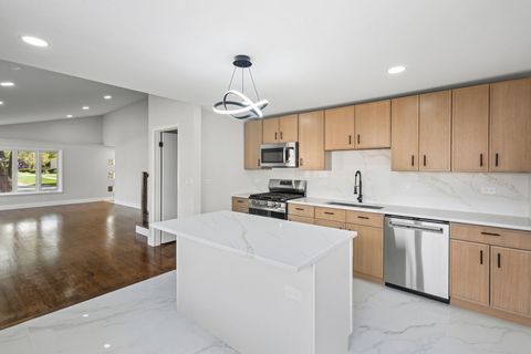 Tiny photo for 17700 70th Court, Tinley Park, IL 60477 (MLS # 12490156)