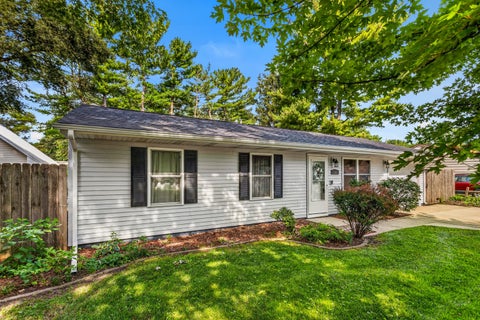Tiny photo for 1301 Westfield Drive, Champaign, IL 61821 (MLS # 12718312)