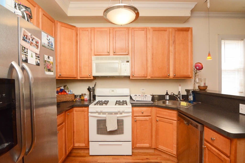1314 W ROSCOE Street 2