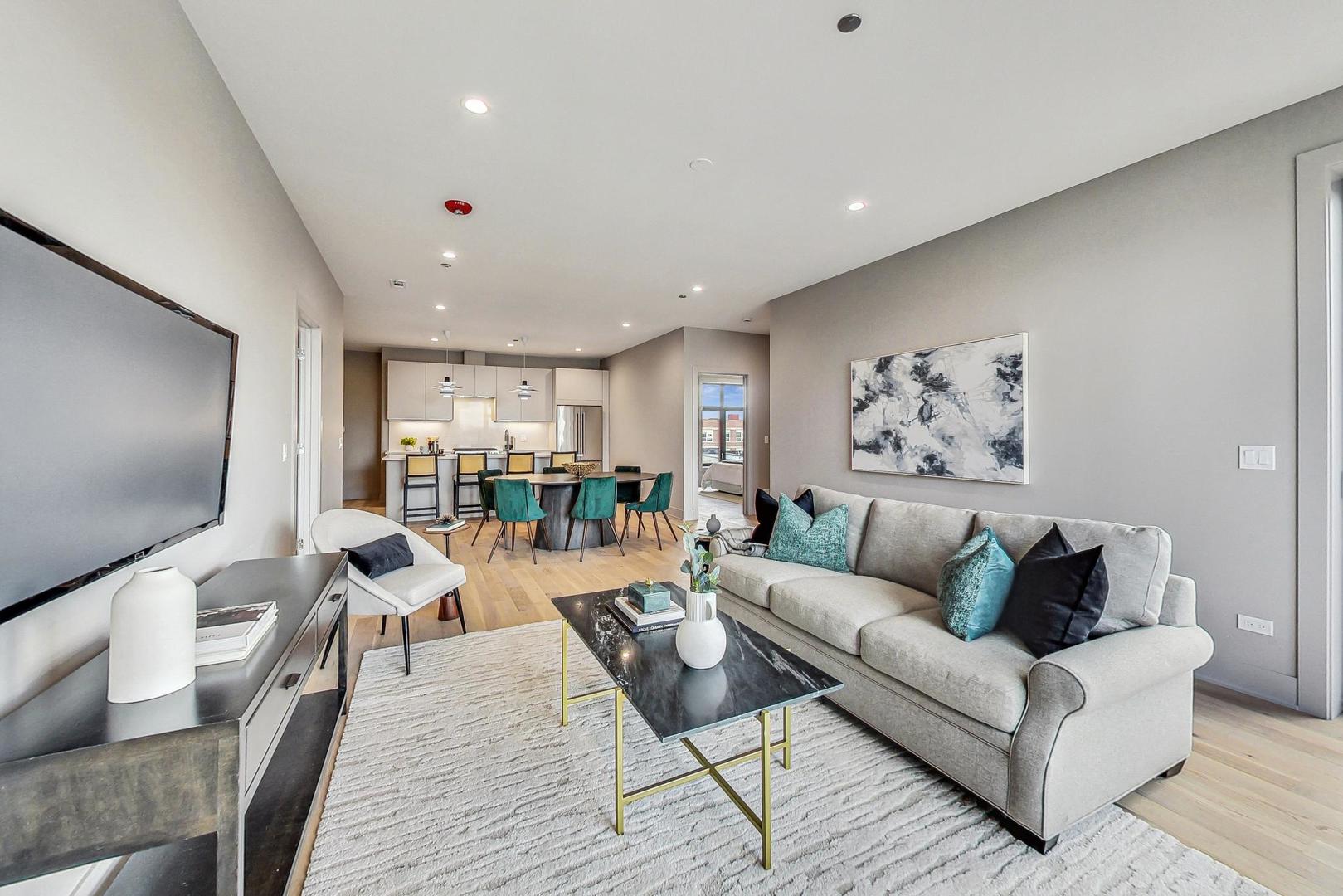 1317 N Western Avenue 503