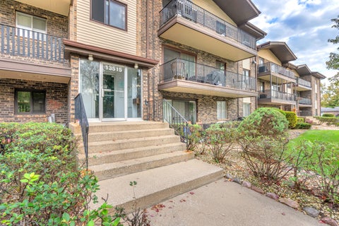 Tiny photo for 13515 Le Claire Avenue #58, Crestwood, IL 60418 (MLS # 12779285)