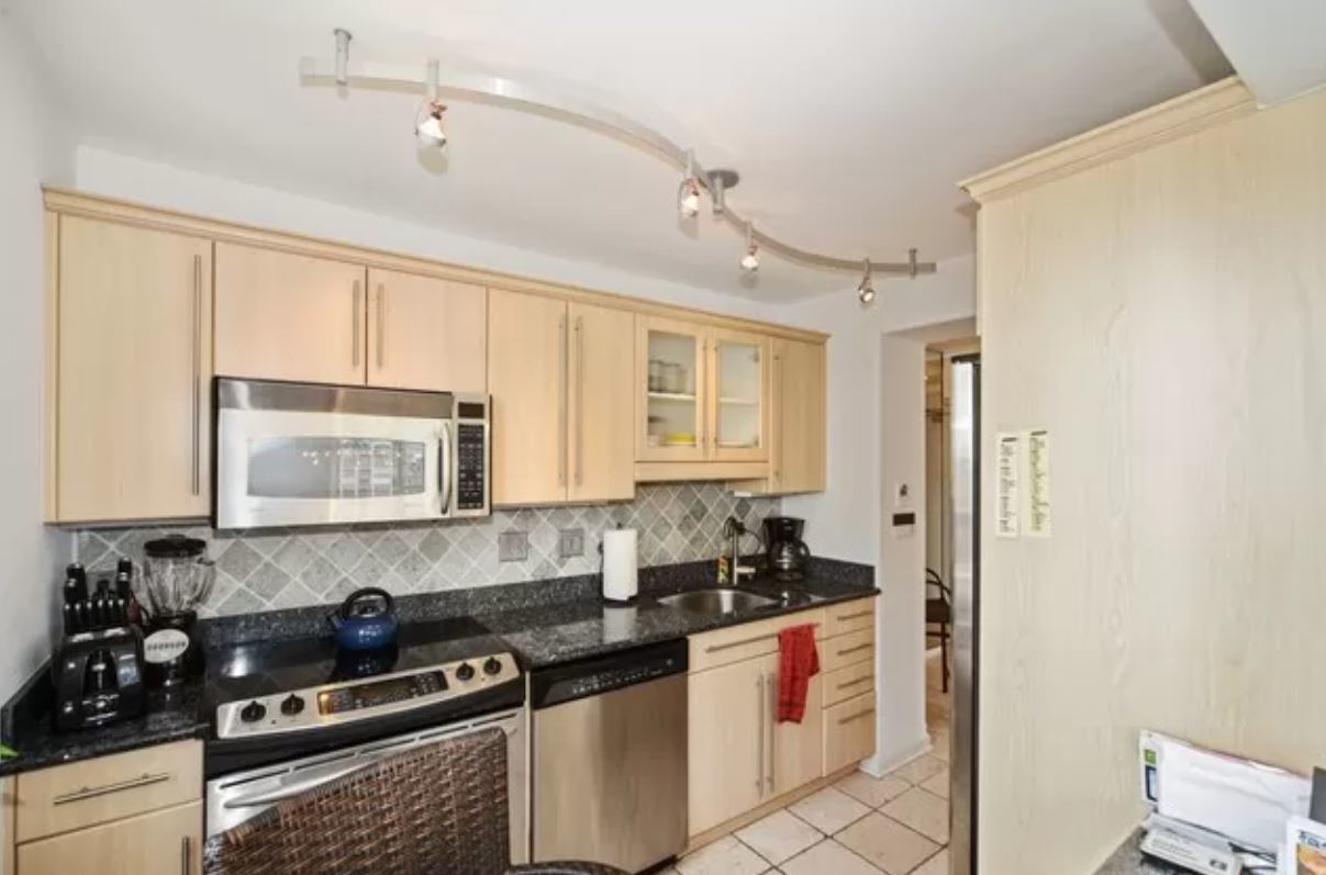 70 W Burton Place 1807