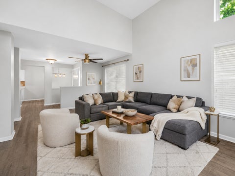 Tiny photo for 979 Huntington Drive #979, Elk Grove Village, IL 60007 (MLS # 12663509)
