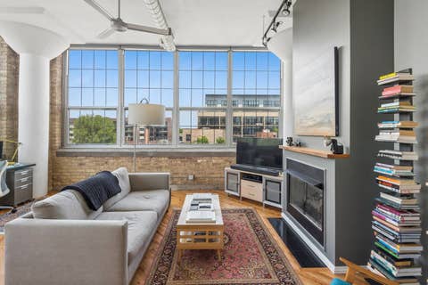 Tiny photo for 1801 W Larchmont Avenue #404, Chicago, IL 60613 (MLS # 12652499)