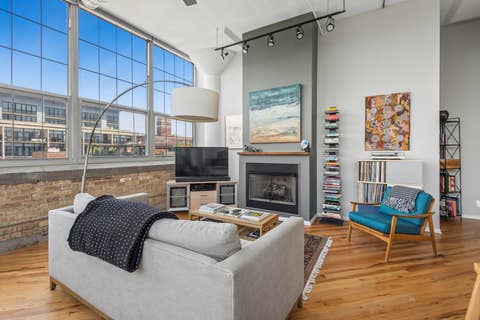 Tiny photo for 1801 W Larchmont Avenue #404, Chicago, IL 60613 (MLS # 12652499)