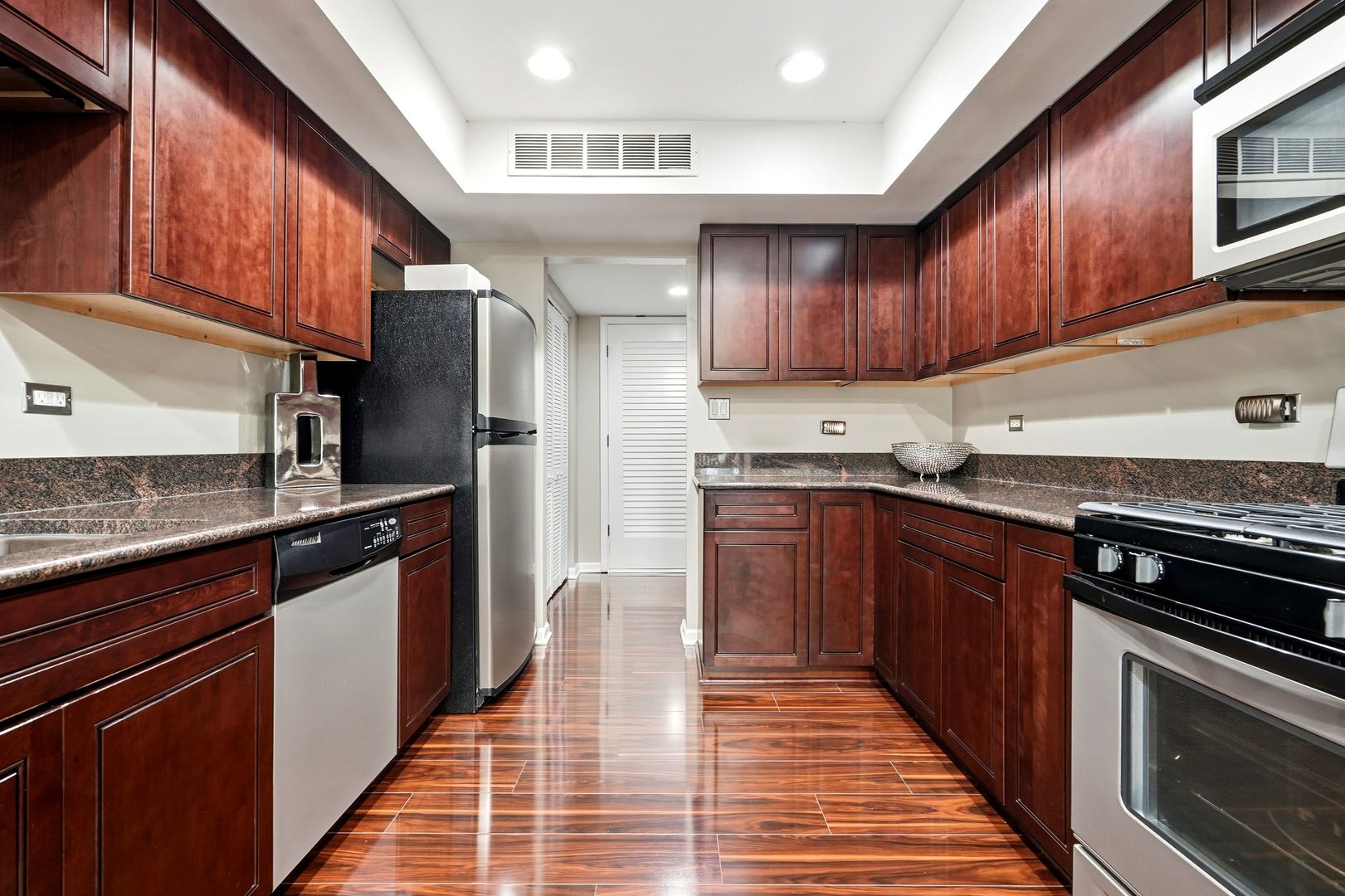 11104 W Cove Circle 2B