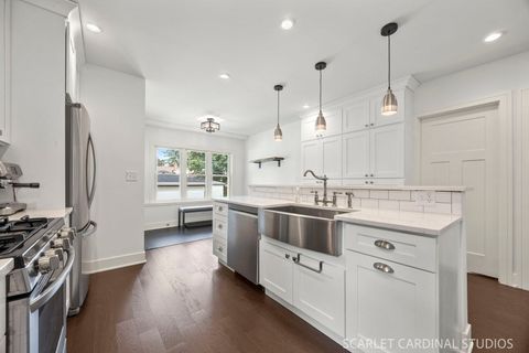 Tiny photo for 226 S Lombard Avenue, Lombard, IL 60148 (MLS # 12670892)