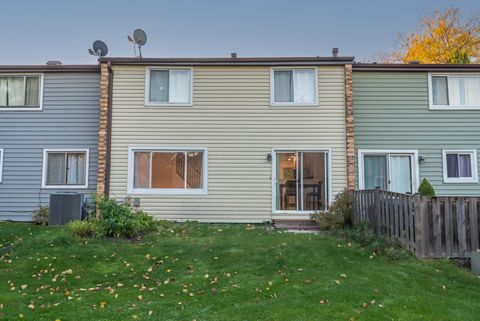 Tiny photo for 671 Cedarwood Court, Wheeling, IL 60090 (MLS # 12531325)