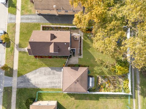 Tiny photo for 2720 W 97th Street, Evergreen Park, IL 60805 (MLS # 12541770)