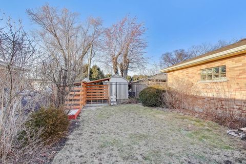 Tiny photo for 1048 E WALNUT Avenue, Des Plaines, IL 60016 (MLS # 12567404)