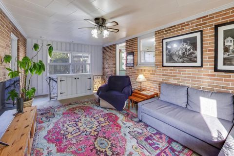 Tiny photo for 1048 E WALNUT Avenue, Des Plaines, IL 60016 (MLS # 12567404)