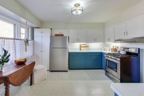 Tiny photo for 1048 E WALNUT Avenue, Des Plaines, IL 60016 (MLS # 12567404)