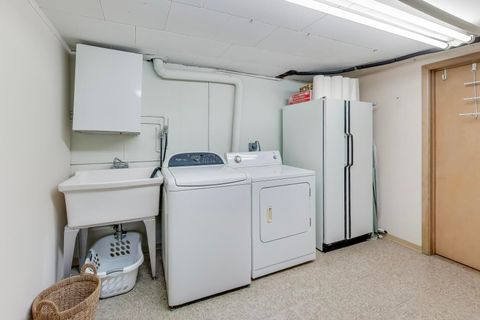 Tiny photo for 1048 E WALNUT Avenue, Des Plaines, IL 60016 (MLS # 12567404)