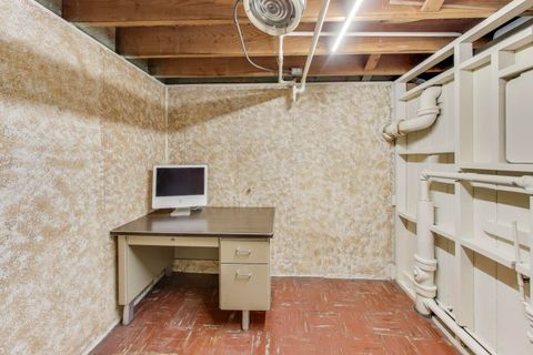 Tiny photo for 1048 E WALNUT Avenue, Des Plaines, IL 60016 (MLS # 12567404)