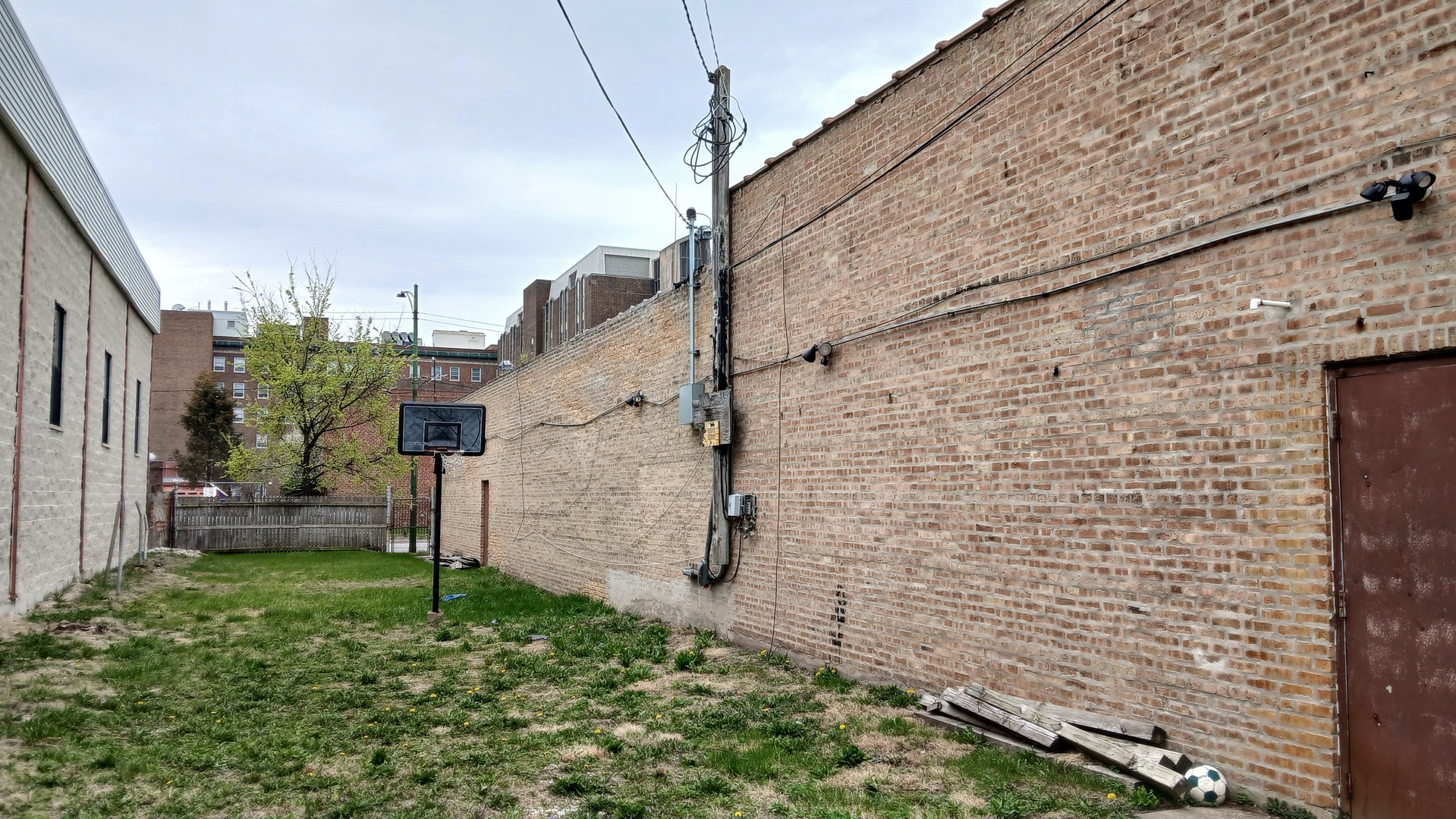 4942 W Division Street