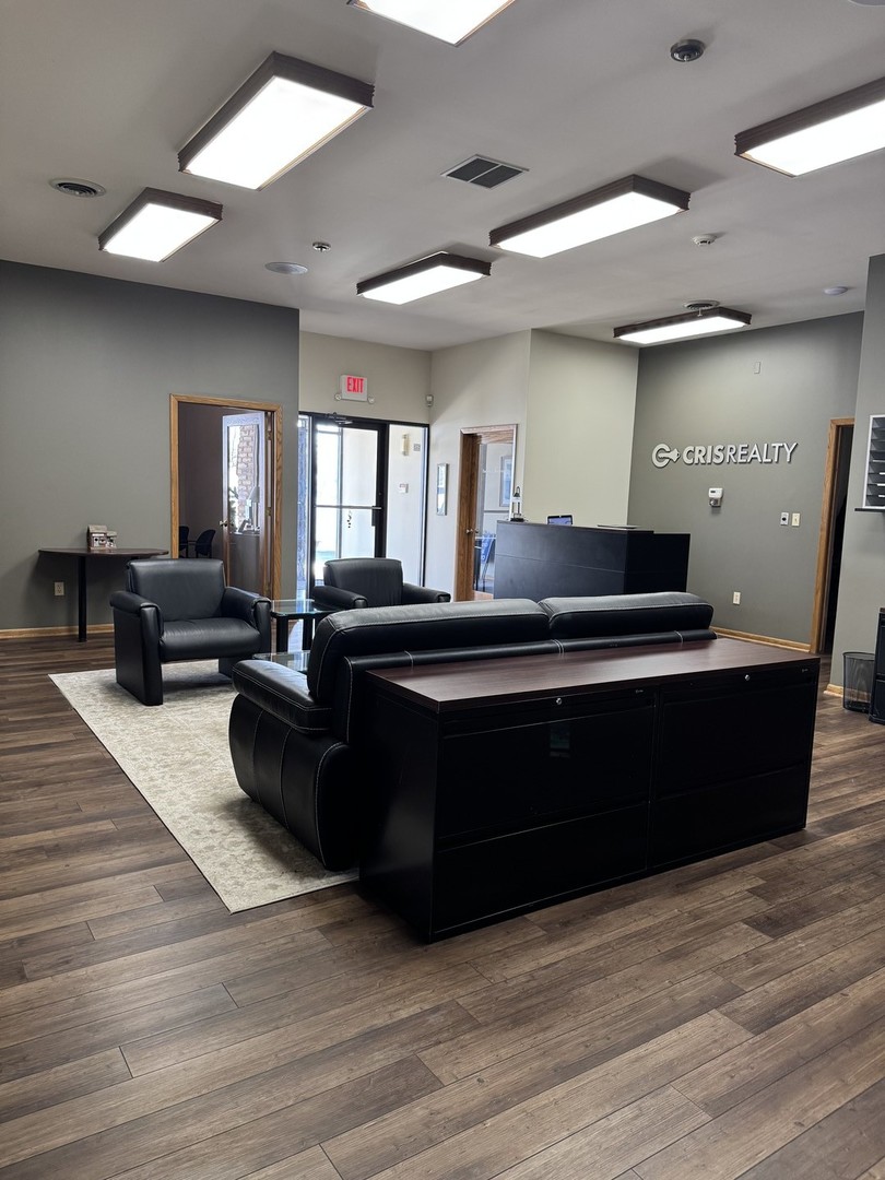 1200 E Lincoln Highway