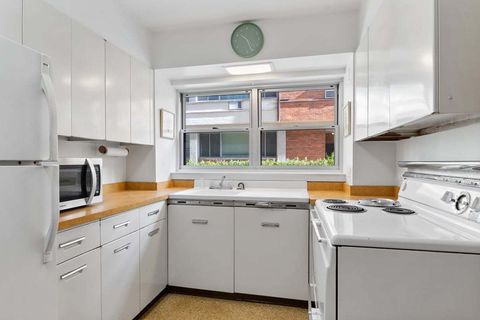 Tiny photo for 1508 Hinman Avenue #1A, Evanston, IL 60201 (MLS # 12467782)