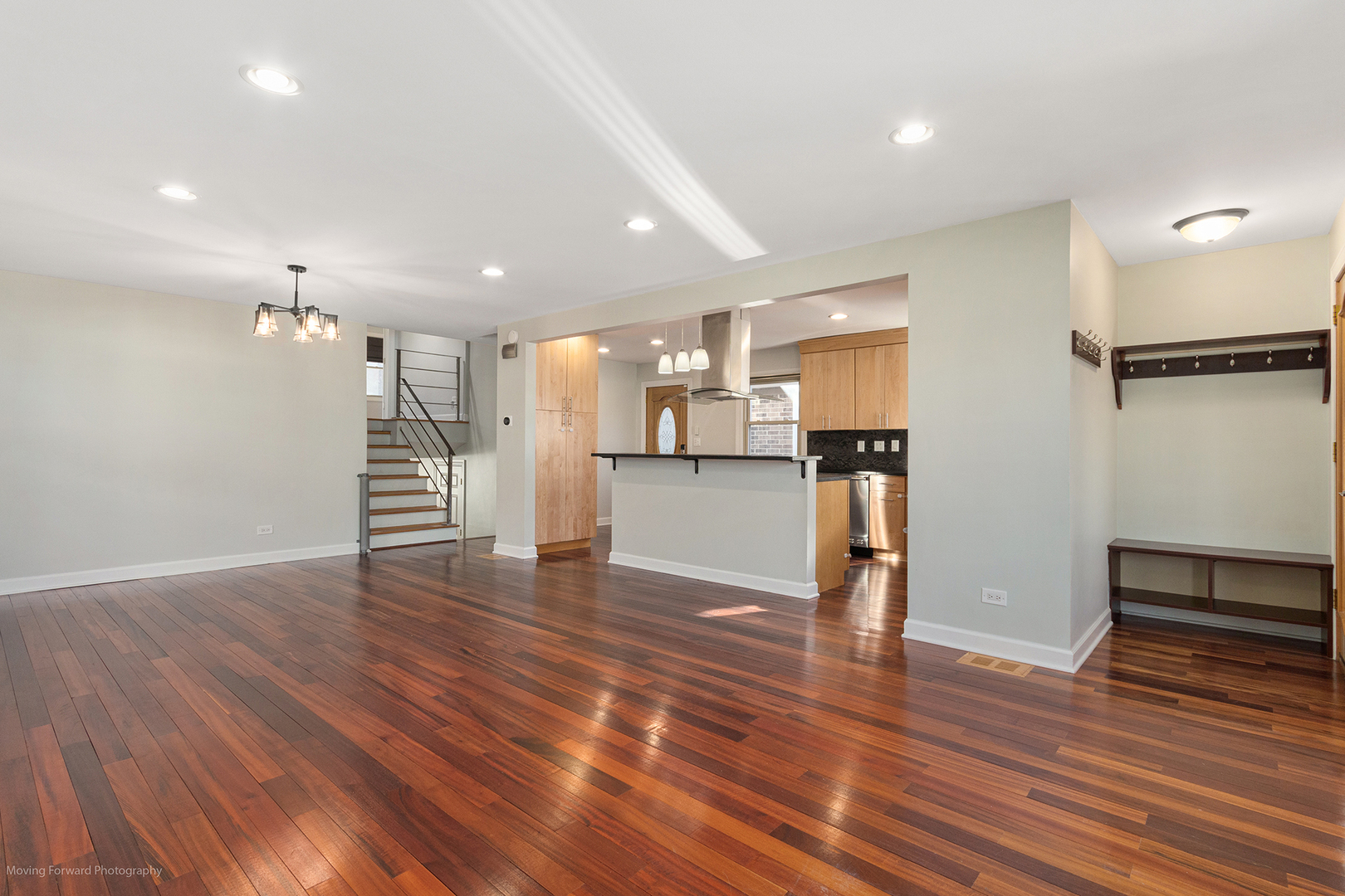 Chicago, Illinois 60656, United States, 3 Bedrooms Bedrooms, ,2 BathroomsBathrooms,Residential,Active,254882